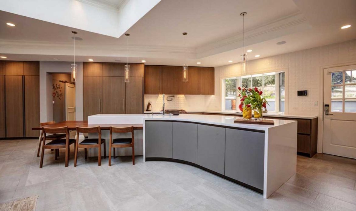 Mansion with Private Pool and Landscaped Garden